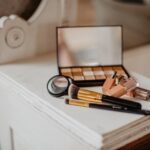 Make-up bröckelt: Gründe und Tipps zur Abhilfe