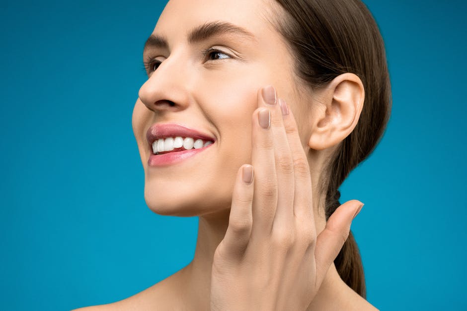 Make-up für reife Haut: die besten Produkte und Ratschläge