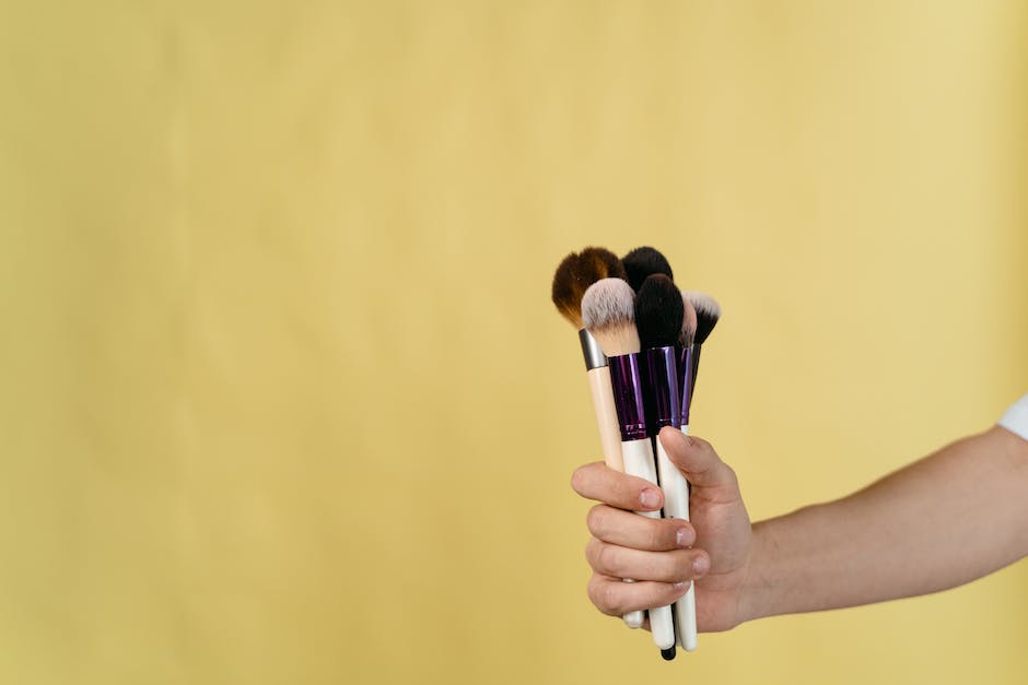 Makeup-Pinsel richtig reinigen