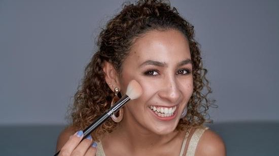 becca makeup highlighter